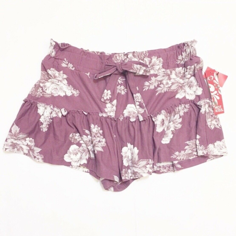 ⤵️$20 NWT Hot Kiss Plum Floral Shorts Stretch Lg